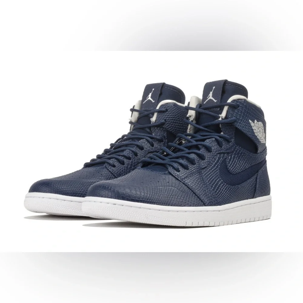 AIR JORDAN 1 RETRO HIGH SNEAKERS NAVY